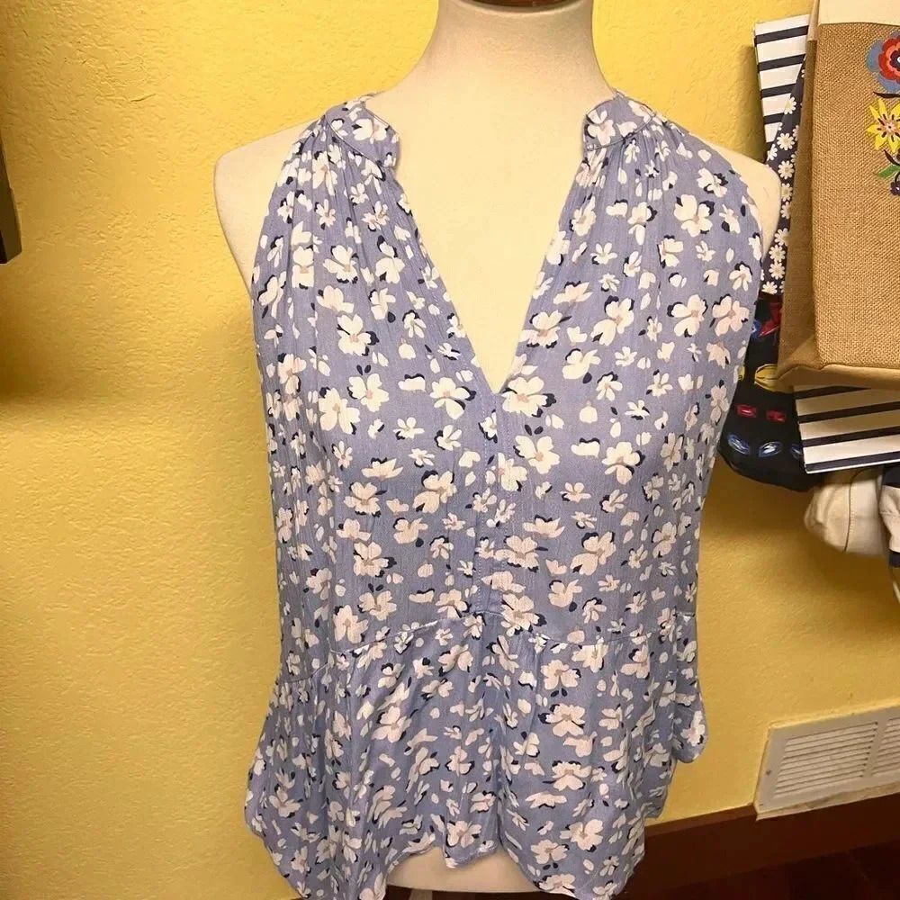 NWOT Sleeveless Hi/Low Flowered Top #YC19